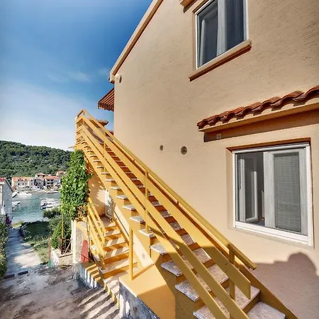 Luka Apartment Prvic Luka