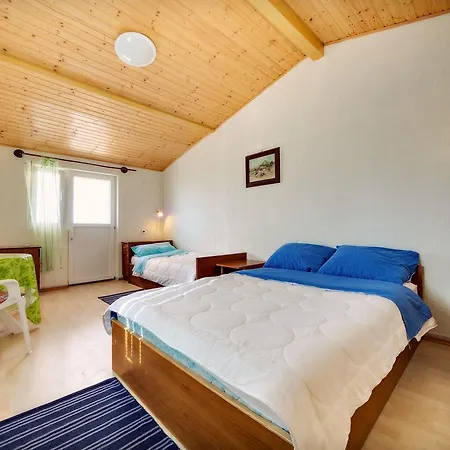 Apartment Luka Prvic Luka